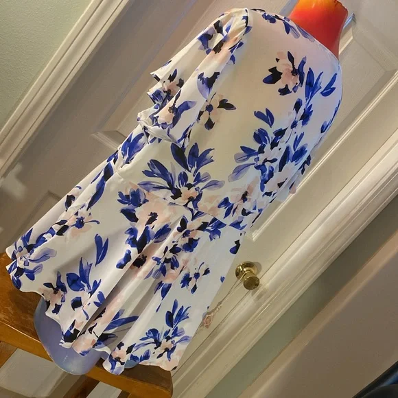 Torrid Ruffled White and Blue Blouse with Peter Pan Collar - Picture 6 of 10